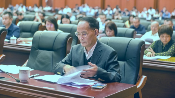 湖南炬神電子榮獲“新郴州貢獻獎”，董事長楊譓鵬作代表發(fā)言